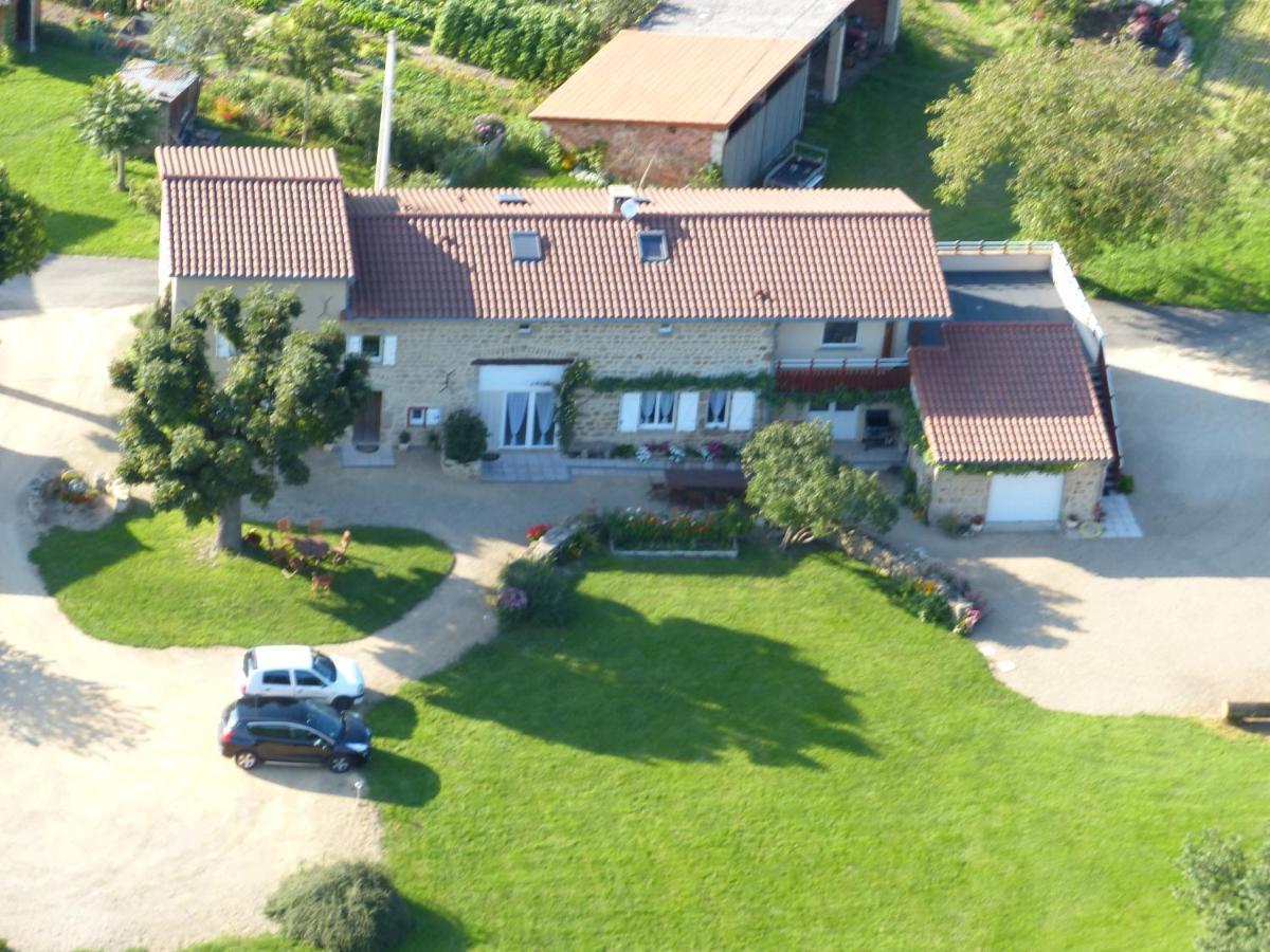 Gite Chez Tiane Saint-Flour-L'Etang Exterior foto